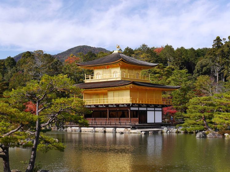Kinkaku-ji_the_Golden_Temple_in_Kyoto_overlooking_the_lake_-_high_rez